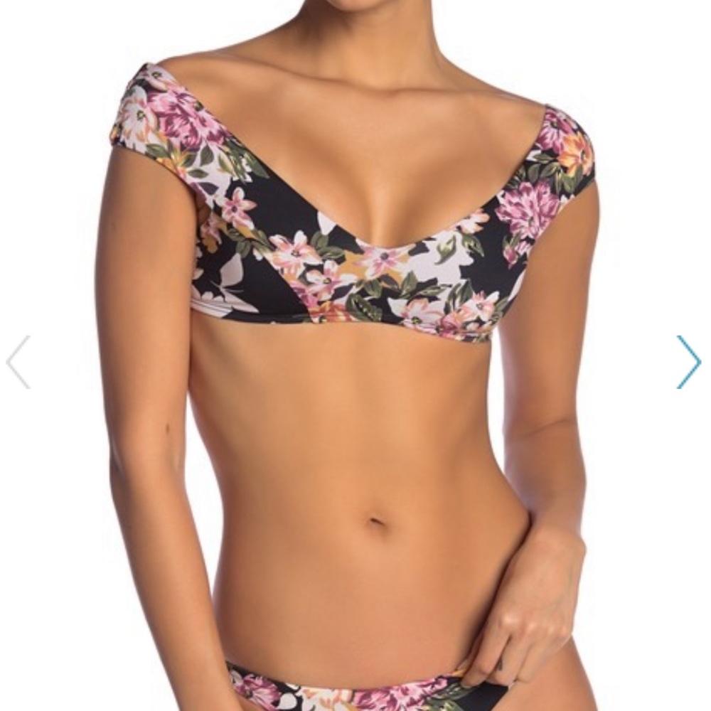 Vitamin A off the shoulder Capri top